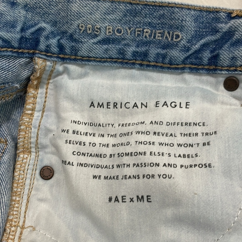 American Eagle | 90’s Boyfriend | High-Waisted | Worn Wash | Denim Jean | Size 2 - Picture 11 of 16